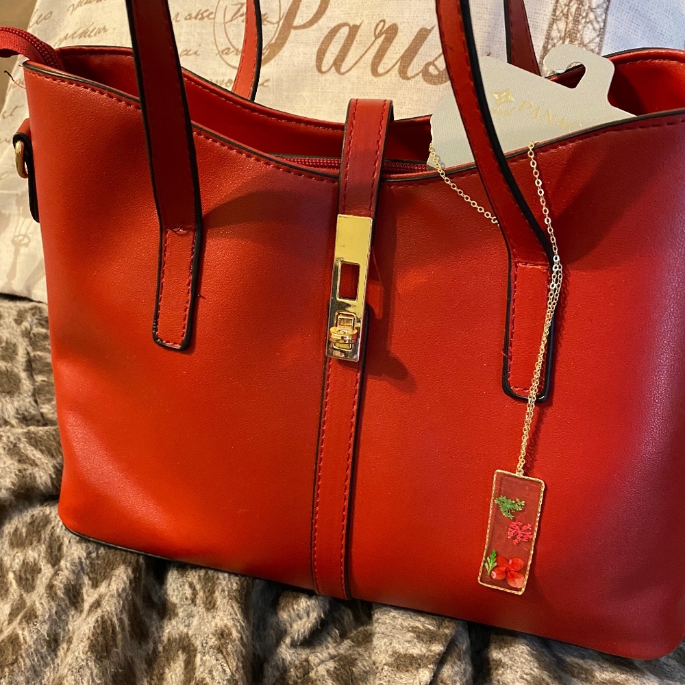 Adorable red tote purse SOLD
